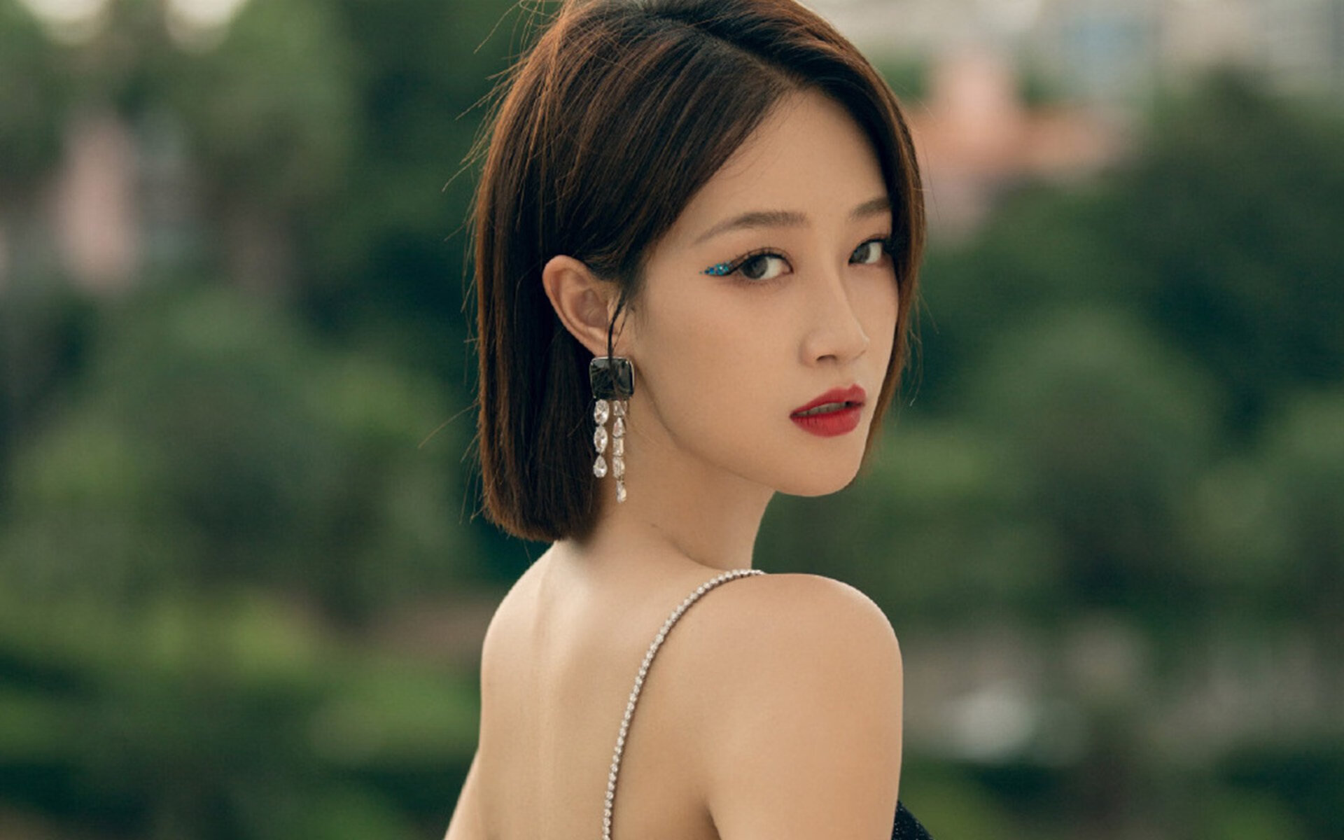 开云官网首页-2016年季后赛：库里在勇士对阵雷霆的五场火爆逆转，2016年nba库里